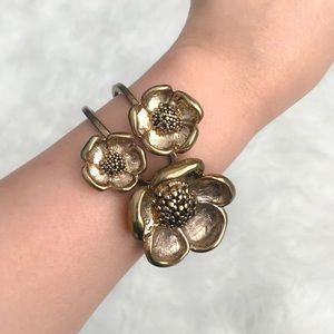 🍋Sale! 2 for 20🍋Vintage Flower Bangle Bracelet